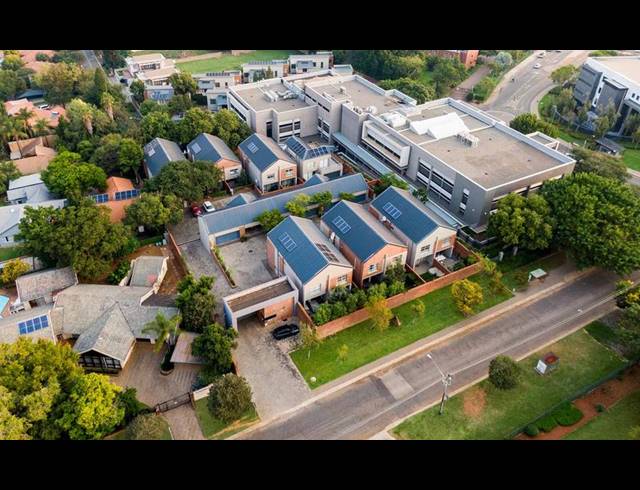 3 BEDROOM CLUSTER FOR SALE IN LYNNWOOD